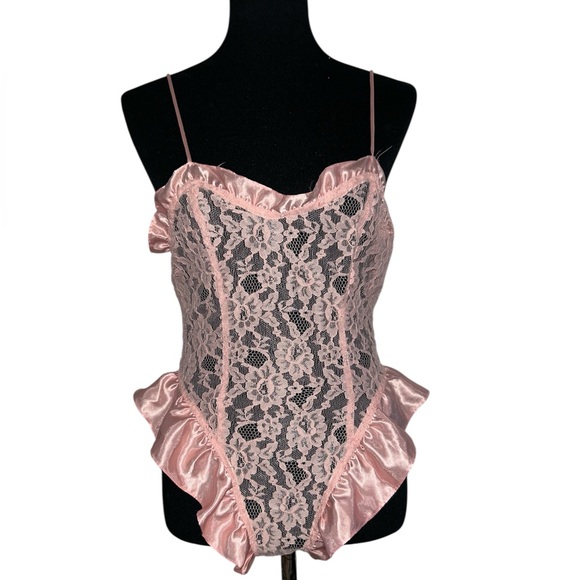 Vintage Victorias Secret Pink Lace Bodysuit Teddie size medium - Picture 1 of 5